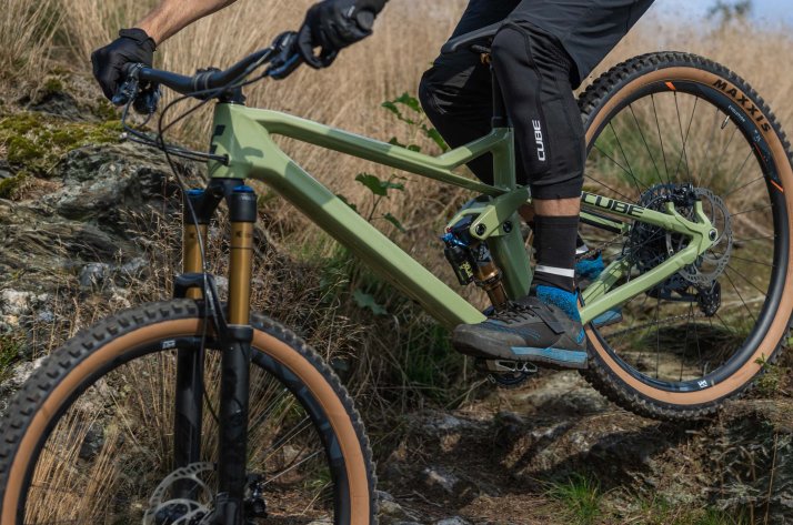 Bicicleta de montaña CUBE Stereo 140