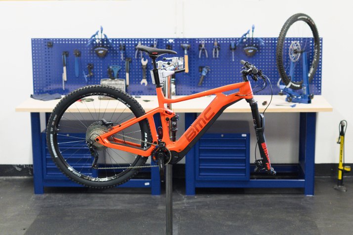 Avant la livraison : montage du vélo par BIKE24