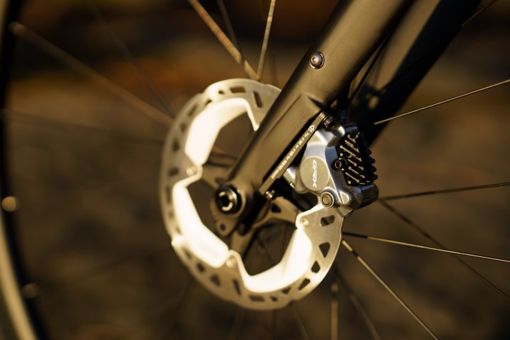 Ein Paradigmenwechsel – Rennradscheibenbremsen mit wenig Gewicht & beeindruckender Bremskraft Wichtige Bestandteile einer Rennradscheibenbremse von Shimano