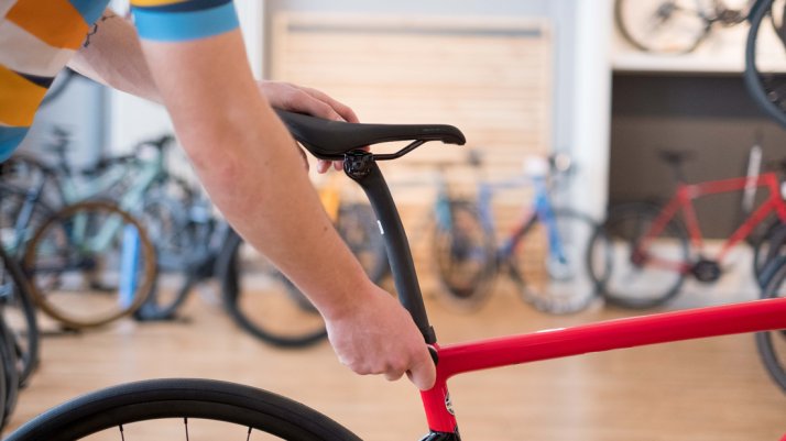 Particulièrement important pour l'ergonomie du vélo : la bonne hauteur de selle