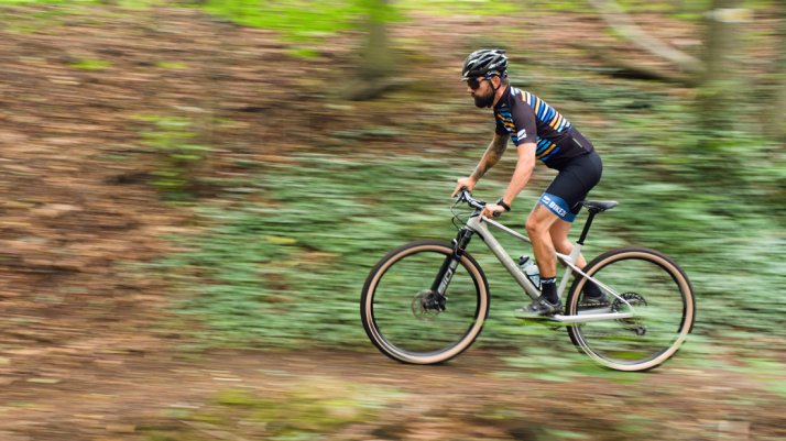 MTB-Cross Country & Marathon – Wichtige Fakten, Top-Bikes & Equipment! MTB-Cross Country & Marathon – Wichtige Fakten, Top-Bikes & Equipment!