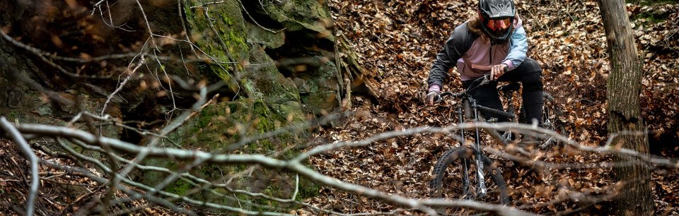 Loose Riders - Abbigliamento, componenti e accessori Gravity per MTB