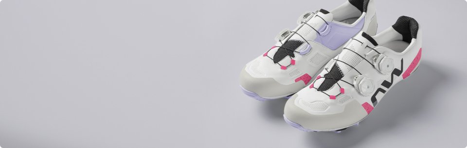 A pair of Northwave Extreme X gravel cycling shoes