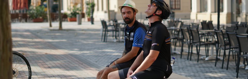 Fietsshirts en fietsbroeken in BIKE24-design