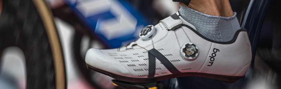 Primo piano su una scarpa UDOG