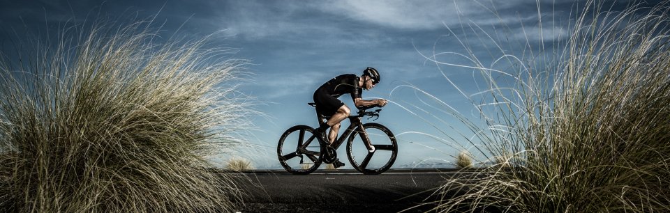 Aventuras ilimitadas en bicicleta de carreras con LOOK en fantásticos caminos de montaña