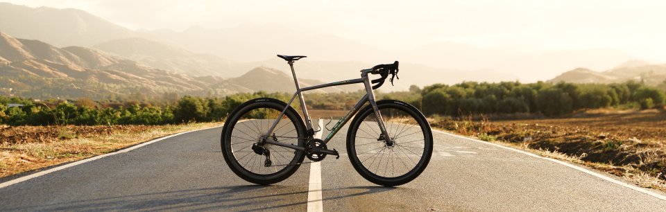 Falkenjagd Bikes - Puristic Titanium Bicycles for All Time
