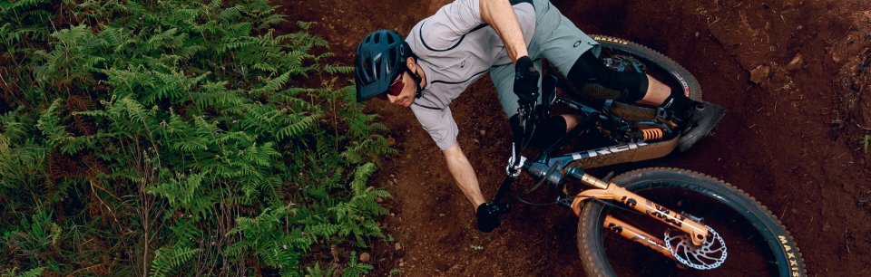 Oakley – Sonnenbrillen, Googles, Helme & Bekleidung für Damen & Herren