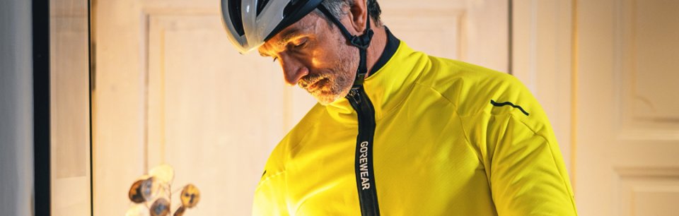 Hi-Vis – Reflektierende Fahrradbekleidung, Beleuchtung & Zubehör für glänzende Sichtbarkeit und Sicherheit